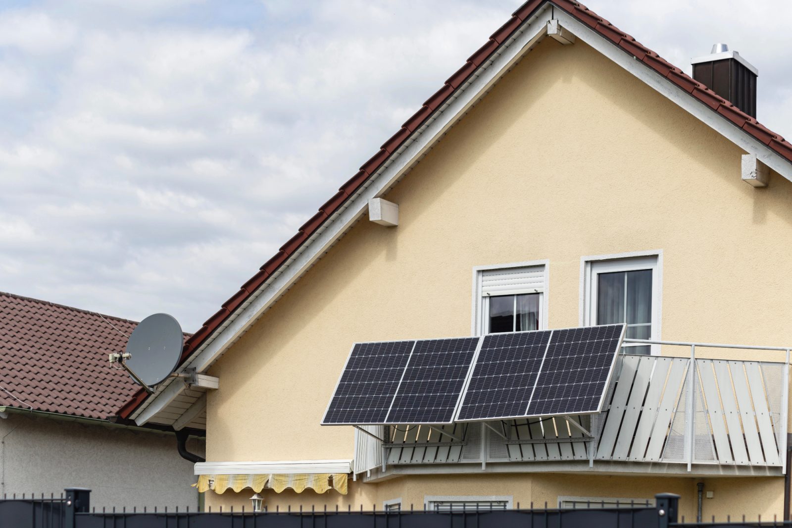 Kada lukobran koristi solarne elektrane za sigurnost brodova